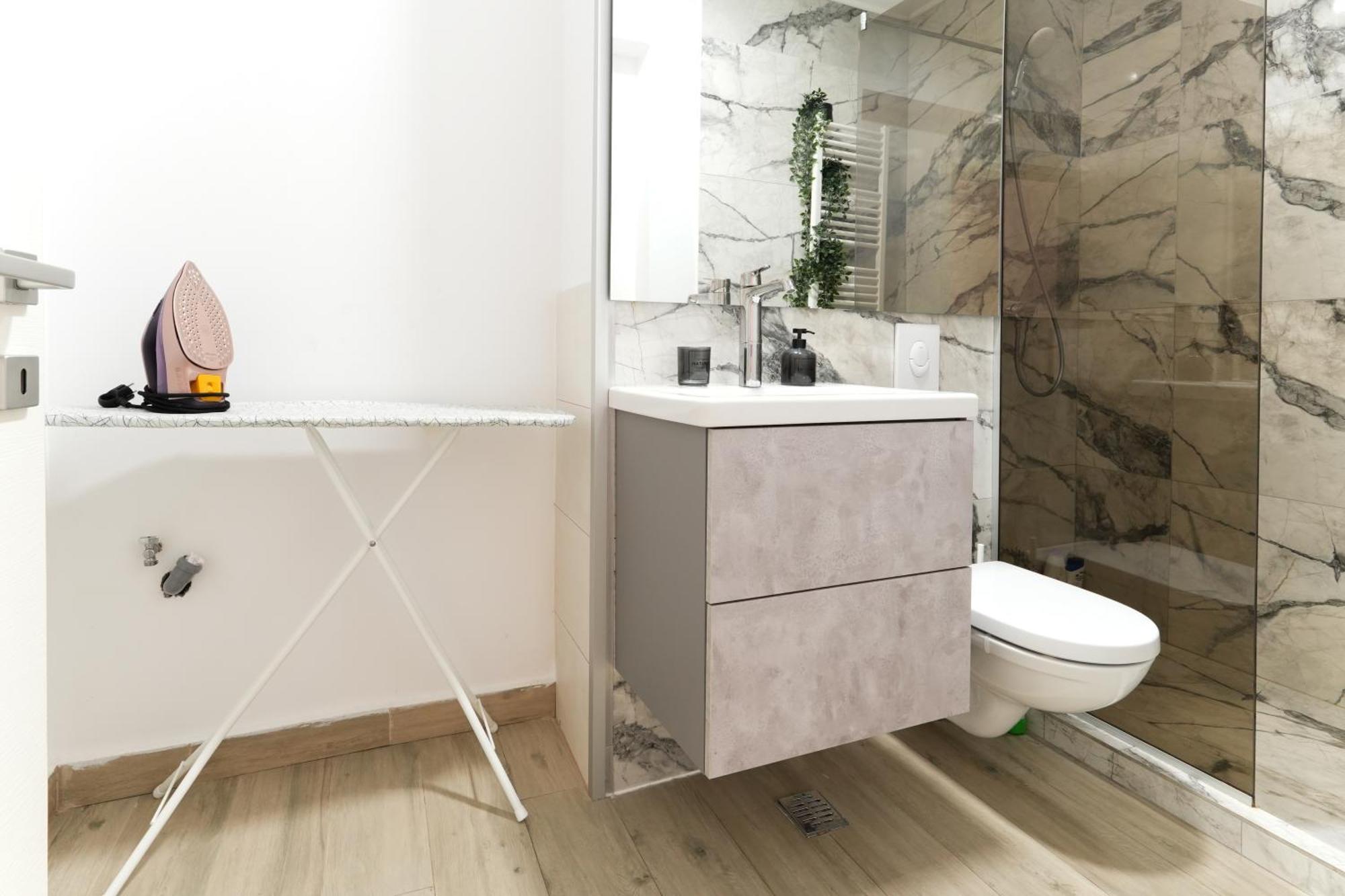 Ana - Cozy & Quiet Apt With Balcony & Garden View Boekarest Buitenkant foto