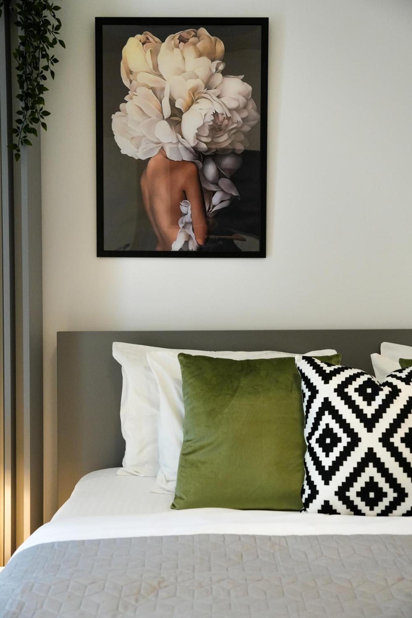 Ana - Cozy & Quiet Apt With Balcony & Garden View Boekarest Buitenkant foto